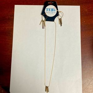 1/20 14K GF Gold Chain.  Comes with Earrings Pendant